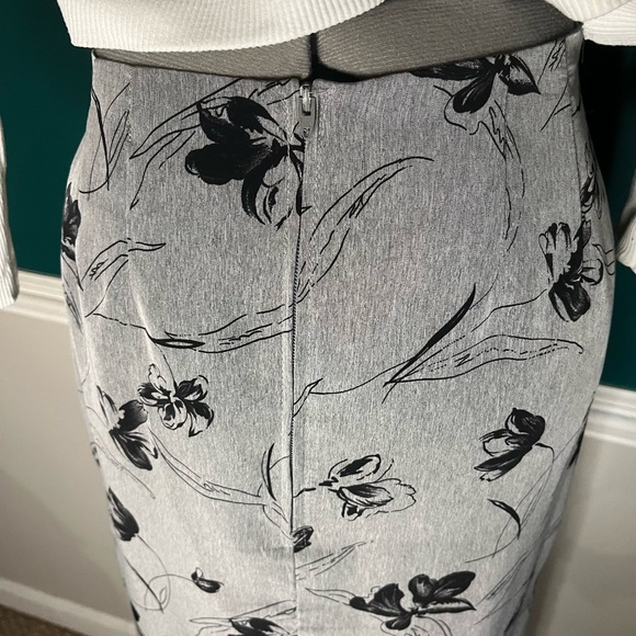 Floral Print Maxi Skirt - Gray and Black - Picture 3 of 5